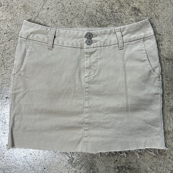 Dickies khaki mini skirt raw edge hem size 3 - Picture 1 of 8